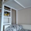 cama litera fuerte blanca con escalera-